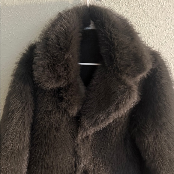 Zara Reversible Faux Fur Women's jacket - Picture 7 of 10